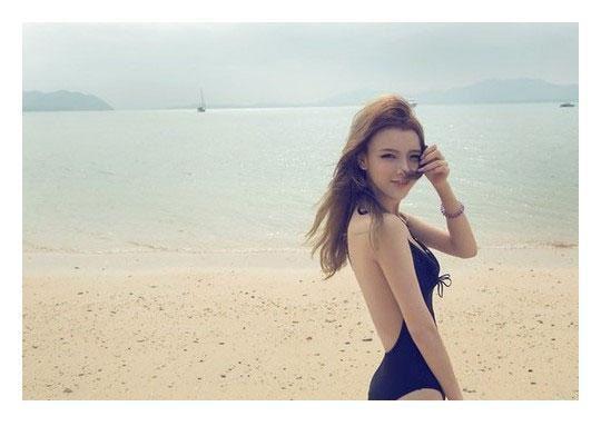 伤感个性签名大全女生唯美简短 快乐给了你寂寞给自己